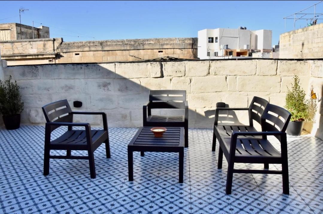 모스타 Chic Penthouse Industrial-Style 아파트 외부 사진