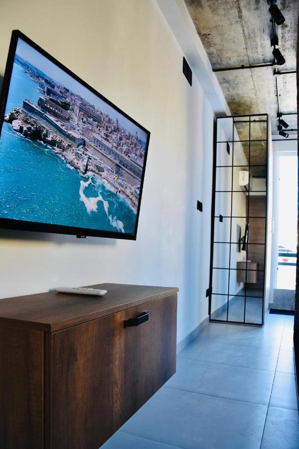모스타 Chic Penthouse Industrial-Style 아파트 외부 사진